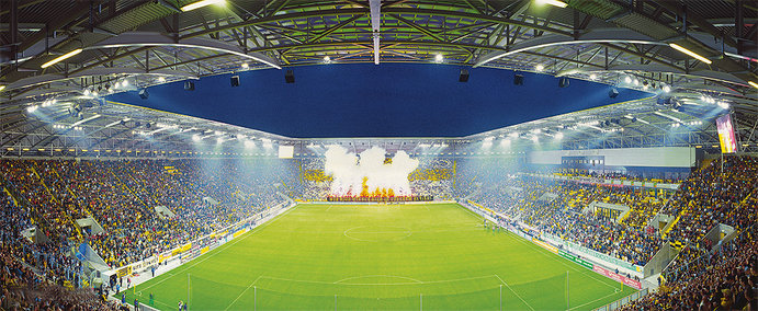 Das Rudolf-Harbig-Stadion zur Neueröffnung am 15. September 2009 / Bild: Steffen Grocholl CC BY-SA 3.0