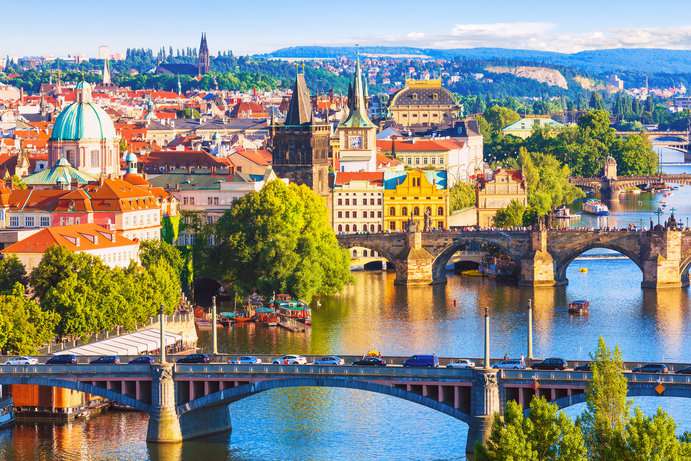 Prag Moldau Karlsbrücke